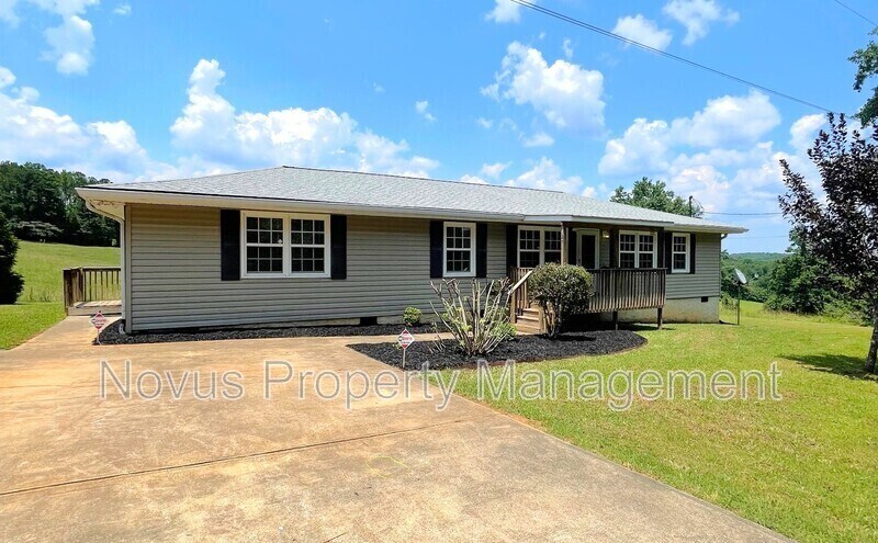 271 Castleman Rd in Carrollton, GA - Building Photo