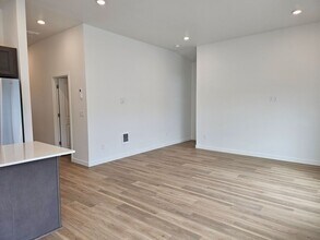 621 Arnold St in Madras, OR - Building Photo - Building Photo