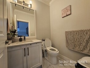 8512 Forest Gate Dr in Chilliwack, BC - Building Photo - Building Photo