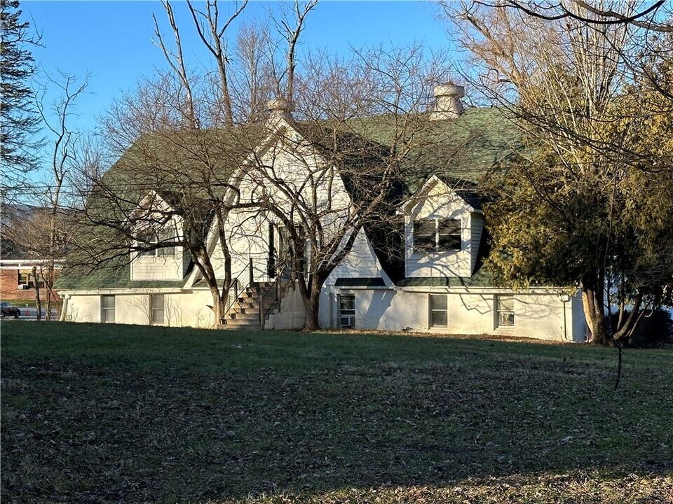 15 Kelly Ln in Pine Bush, NY - Building Photo
