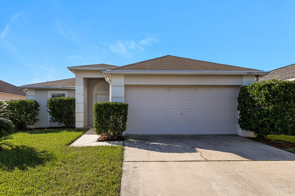 1421 Runes Ct in Middleburg, FL - Foto de edificio