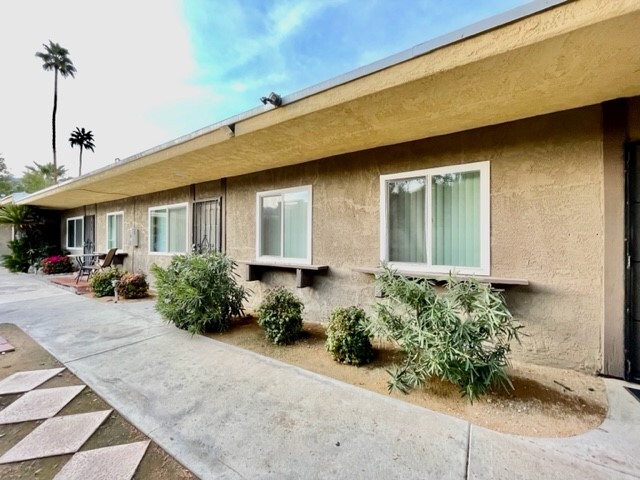 Cathedral City Courtyard in Cathedral City, CA - Building Photo - Building Photo