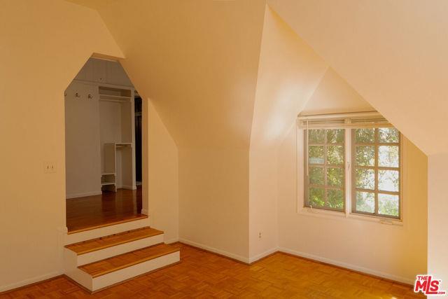 property at 2829 Beachwood Dr