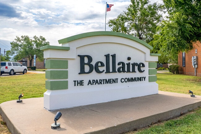 Bellaire Apartments in Lawton, OK - Building Photo - Building Photo