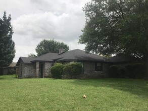 848 Andalusia Trail in Desoto, TX - Building Photo - Building Photo