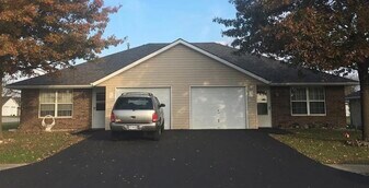 219 Aaron Ln in Grain Valley, MO - Building Photo