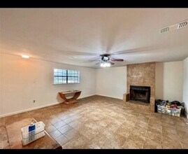 300 Nevils St in Bridge City, TX - Building Photo - Building Photo
