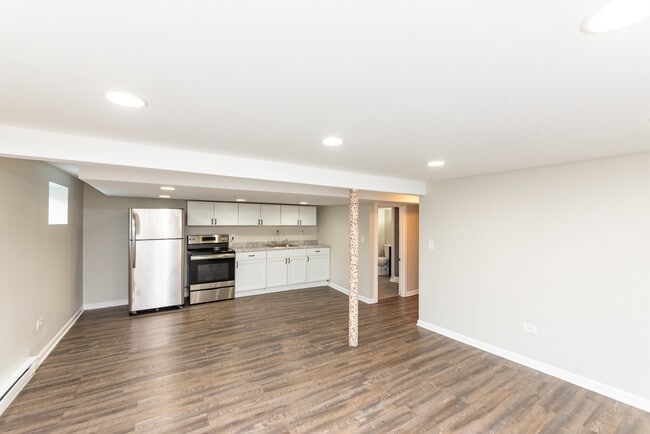 2745 W Gregory St in Chicago, IL - Building Photo - Building Photo