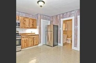 25R Saunders St, Unit 25R in North Andover, MA - Building Photo