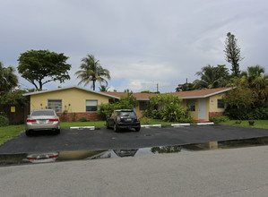 1475 Holly Heights Dr in Fort Lauderdale, FL - Building Photo - Building Photo