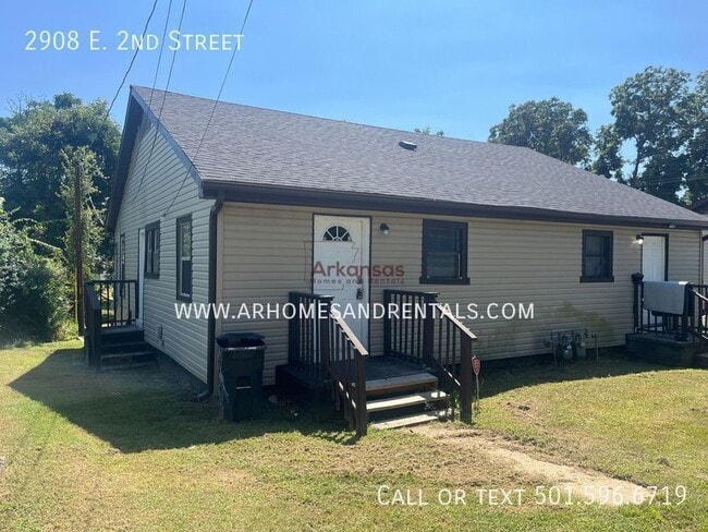 property at 2908 E 2nd St