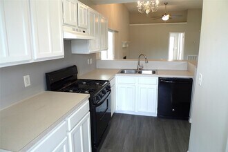 5530 Santrey Dr in Houston, TX - Building Photo - Building Photo