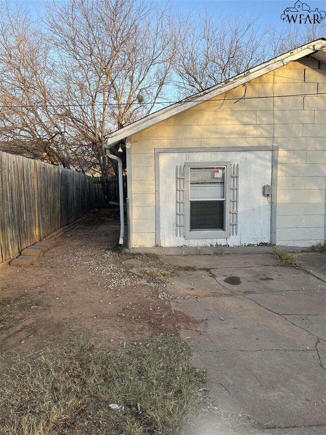 property at 2811 Cumberland Ave