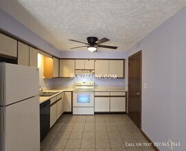 10 Hartley St in Lewiston, ME - Building Photo - Building Photo