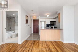 18-2618 Harrison Garden Blvd in Toronto, ON - Building Photo - Building Photo