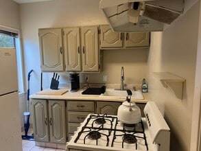 19088 Austin Way, Unit Cottage on the Creek in Saratoga, CA - Building Photo - Building Photo