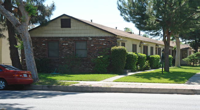 85 San Gabriel Blvd in Pasadena, CA - Foto de edificio - Building Photo