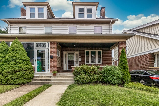 property at 323 W Penn Pl
