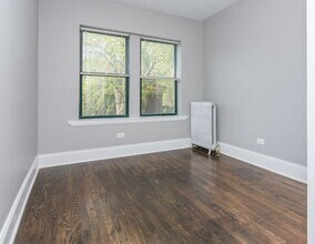 6711 S Cregier Ave in Chicago, IL - Building Photo - Building Photo