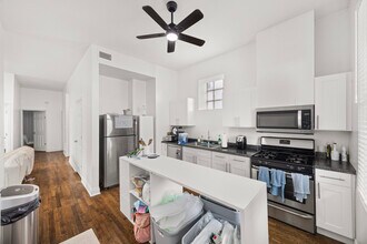 2228 S Wood St in Chicago, IL - Building Photo - Building Photo