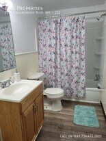 2115 Collingwood Blvd in Toledo, OH - Building Photo