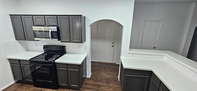 property at 919 Yorkshire Hollow Ln