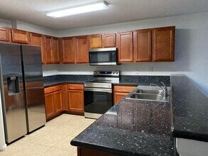 925 Imperial Lake Rd in West Palm Beach, FL - Building Photo - Building Photo