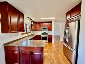 7S341 Augusta Ln in Naperville, IL - Building Photo - Building Photo