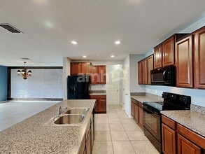 10114 Carloway Hills Dr in Wimauma, FL - Building Photo - Building Photo