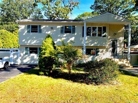 1671 Claas Ave in Holbrook, NY - Building Photo