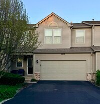 2938 Peachtree Cir in Aurora, IL - Building Photo