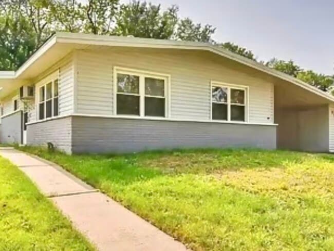 property at 235 Tampa St