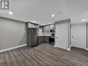 36 Lionhead Golf Club Rd in Brampton, ON - Building Photo - Building Photo