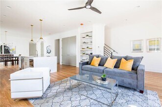 1118 Arkwright Pl SE in Atlanta, GA - Foto de edificio - Building Photo