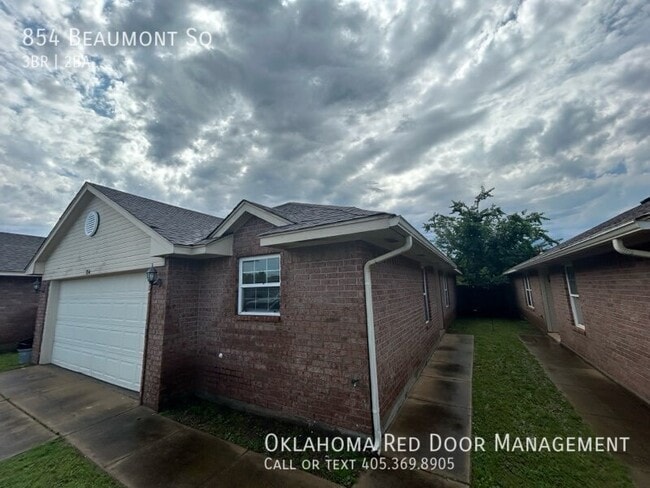 property at 854 Beaumont Square