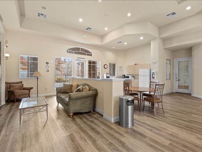 Zephyr Pointe in Reno, NV - Foto de edificio - Building Photo