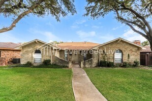 715 San Juan Dr in Duncanville, TX - Building Photo