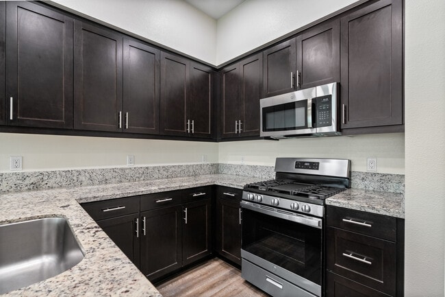 Mayfair in Oxnard, CA - Foto de edificio - Interior Photo