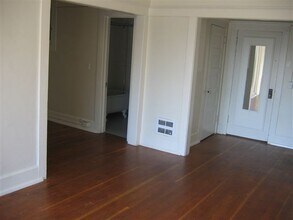 Lomita Vista in Seattle, WA - Building Photo - Building Photo