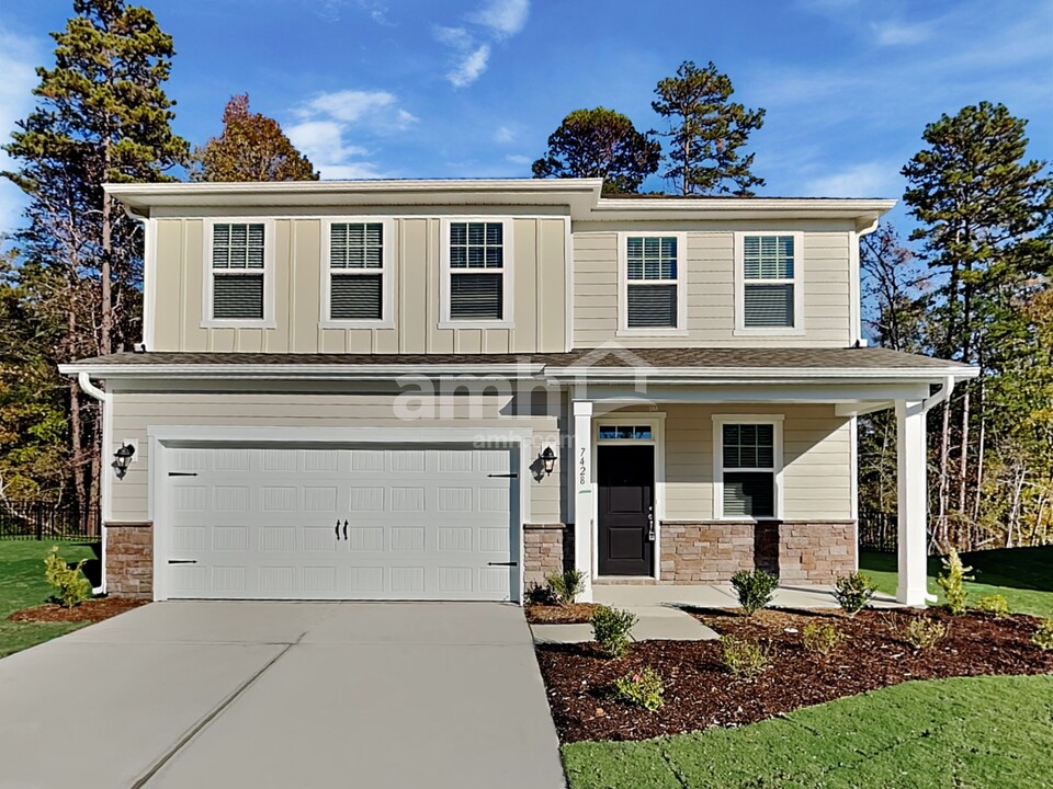 7428 Garrett Ct in Charlotte, NC - Foto de edificio