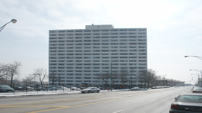 Lafayette Plaza Housing Cooperative in Chicago, IL - Building Photo - Building Photo