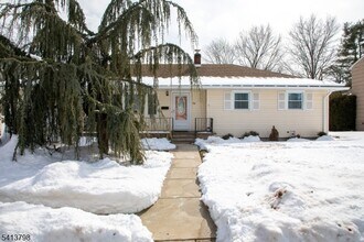 711 Brooklyn Ave in Raritan, NJ - Building Photo - Building Photo