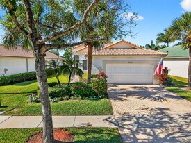 2245 Sapphire Cir in Royal Palm Beach, FL - Building Photo