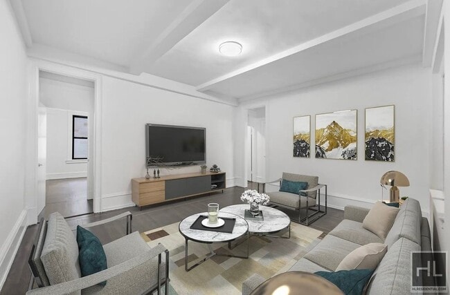 property at 140 W 55th St