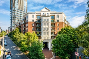 5th & Poplar Condominiums in Charlotte, NC - Building Photo