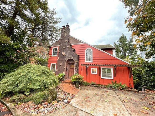 property at 934 SW Tangent St