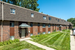 Normandy Terrace Apartments in West Des Moines, IA - Building Photo
