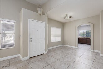 8057 Broken Spur Ln in Las Vegas, NV - Building Photo - Building Photo