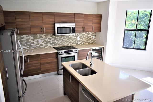6930 NW 106th Ave in Doral, FL - Building Photo - Building Photo