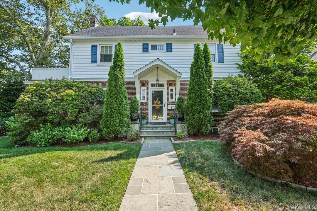 3 Bryant Ave in White Plains, NY - Building Photo